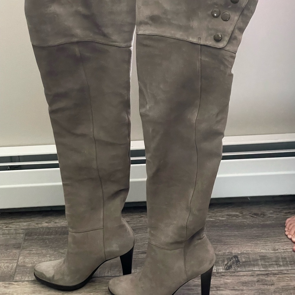 Elegant Gray Over-the-Knee Boots